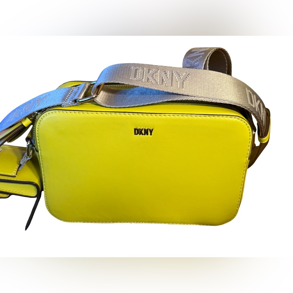 DKNY NWT Stunning Vibrant Yellow Chartreuse Camera Crossbody Bag & Pouch (P179) - Picture 9 of 11